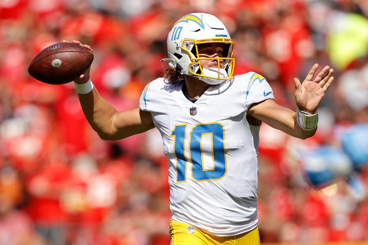 Best bets for Raiders vs. Chargers on Monday Night Football