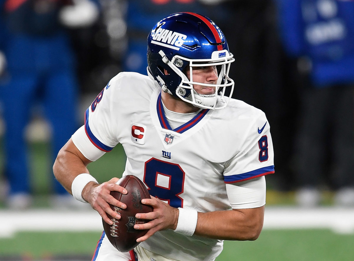 Former NFL MVP: Daniel Jones should stay Giants QB for 2023